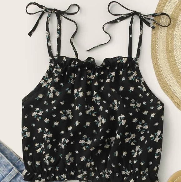 ROMWE Tops - Ditsy Floral Cami